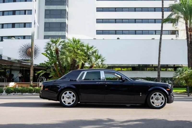Rolls-Royce Phantom • 2011 • 75,000 km 1