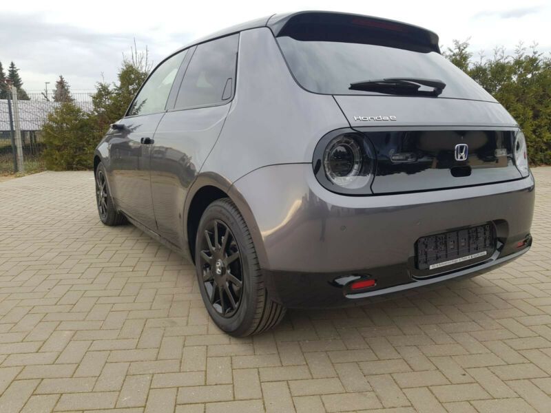 Hyundai Entourage • 2020 • 20,500 km 5