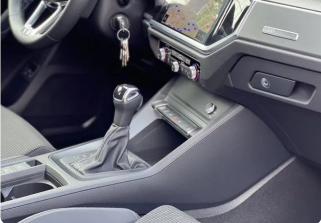 Audi Q3 • 2023 • 11,000 km 1
