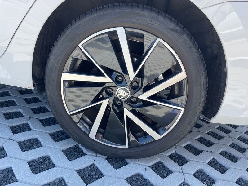 Škoda Octavia Combi • 2021 • 113,000 km 5