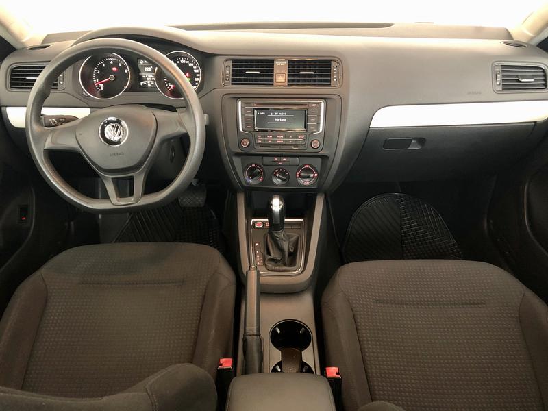 Volkswagen Jetta • 2015 • 92,000 km 4
