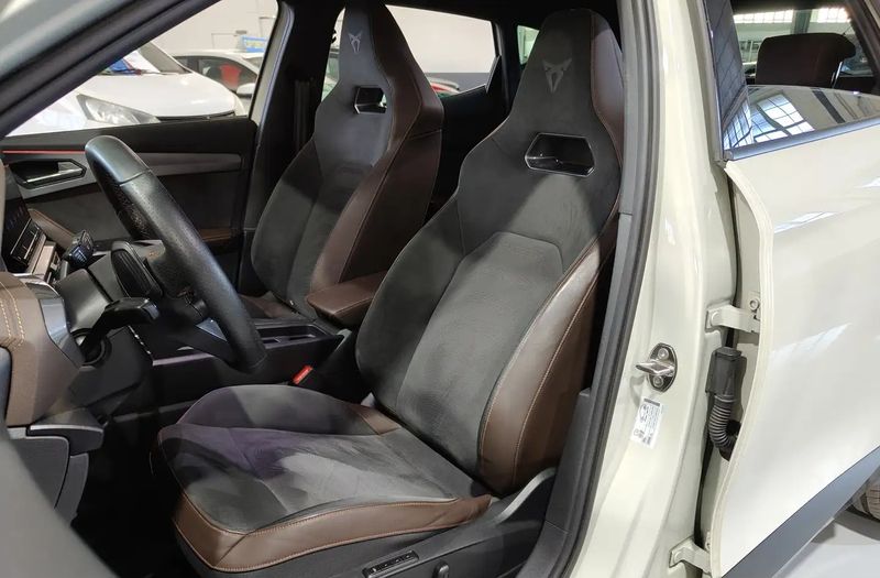 Seat Leon • 2022 • 71,558 km 8