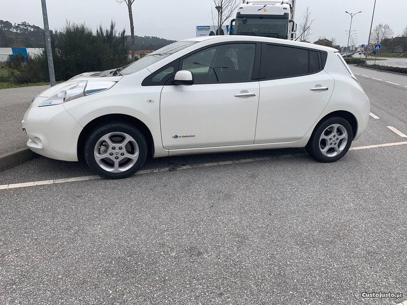 Nissan Leaf • 2015 • 50,000 km 3