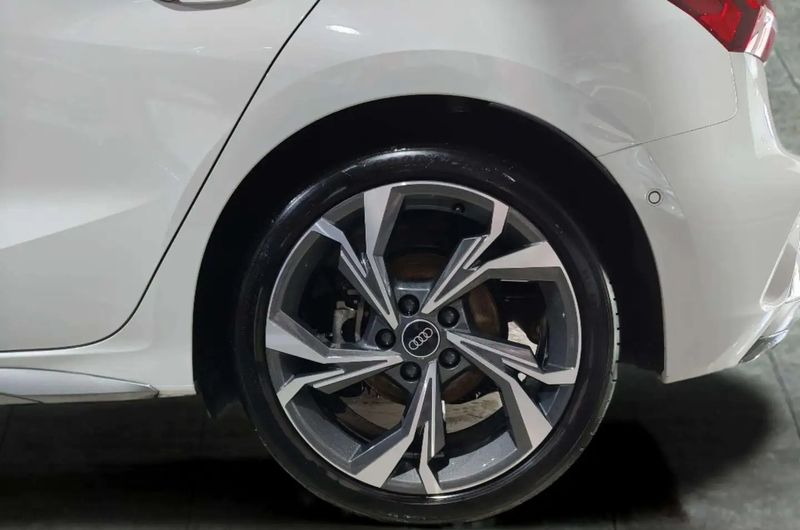 Audi A3 • 2024 • 27,491 km 10