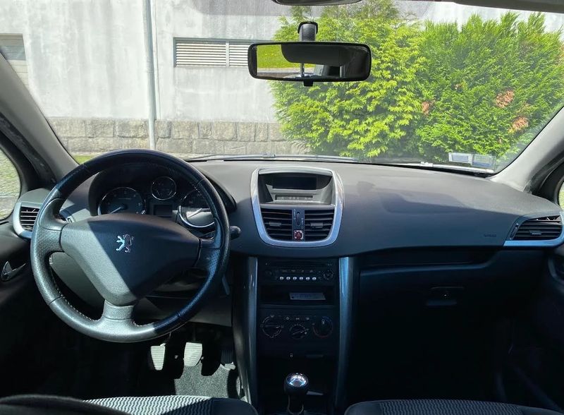 Peugeot 207 • 2006 • 280,000 km 3