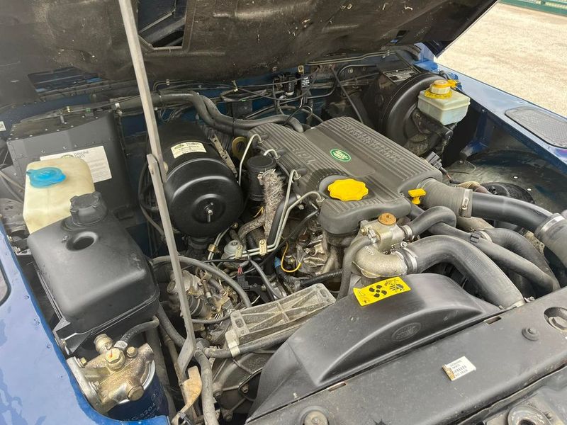 Land Rover Defender • 2009 • 89,000 km 4