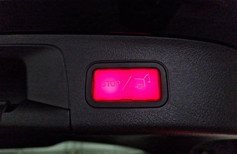 Mercedes-Benz A • 2025 • 5,652 km 12