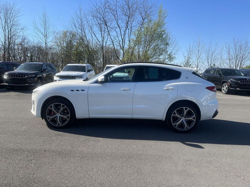 Maserati Levante • 2019 • 15,004 km 3