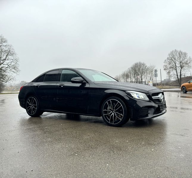 Mercedes-Benz C • 2020 • 28,000 km 1