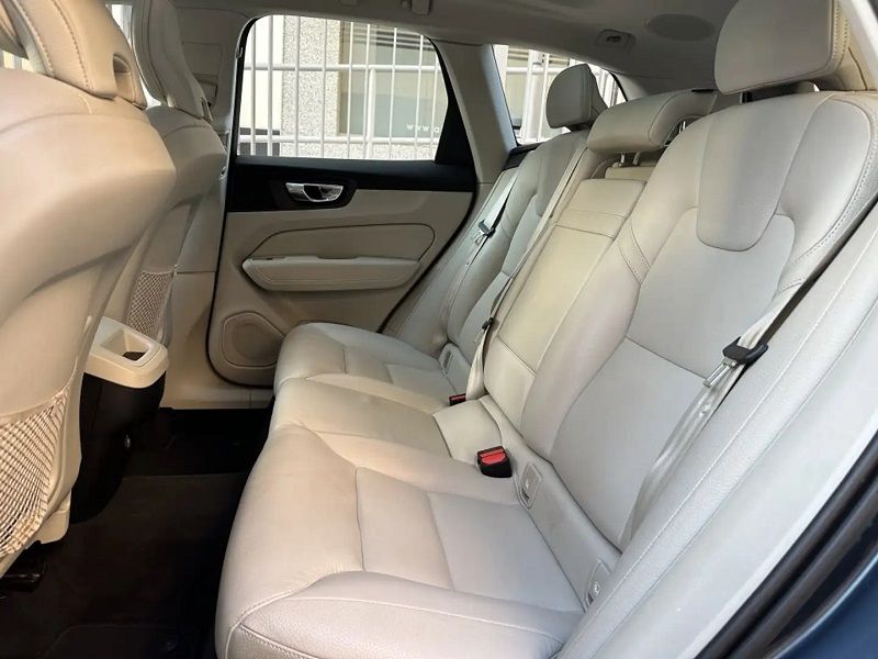 Volvo XC60 • 2019 • 71,800 km 9