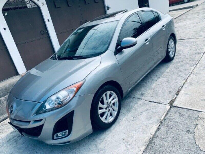 Mazda 3 • 2010 • 91,000 km 2