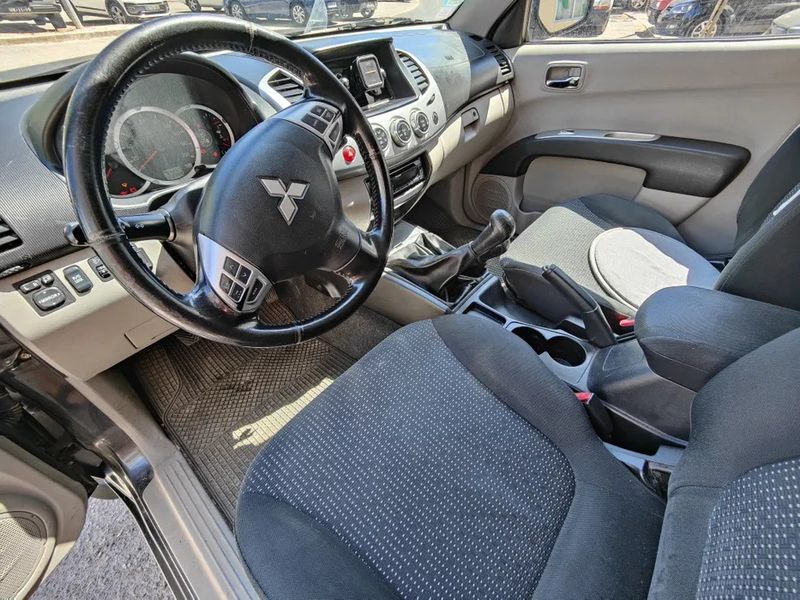 Mitsubishi L200 • 2011 • 180,000 km 4