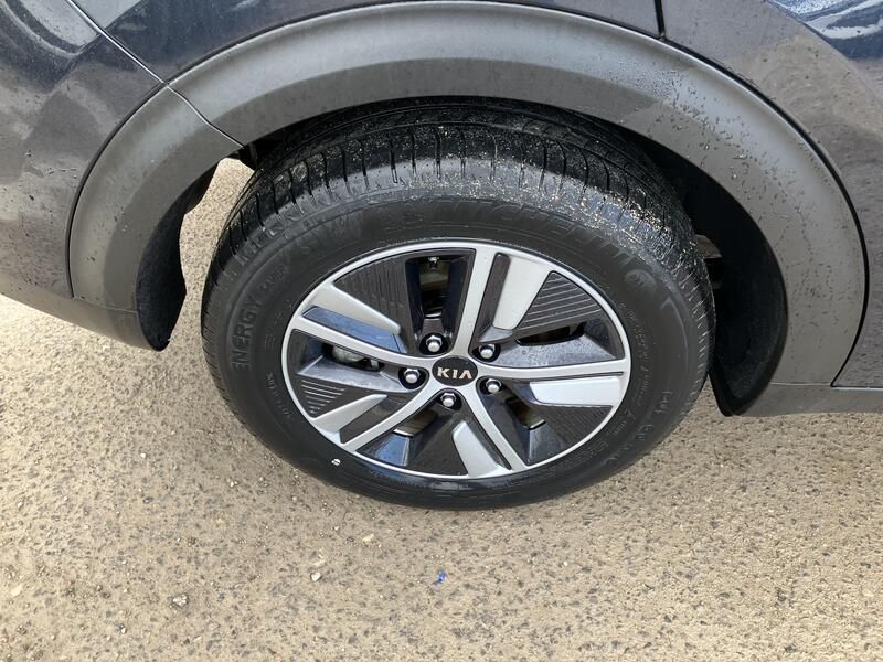 Kia Niro • 2021 • 24,901 km 10