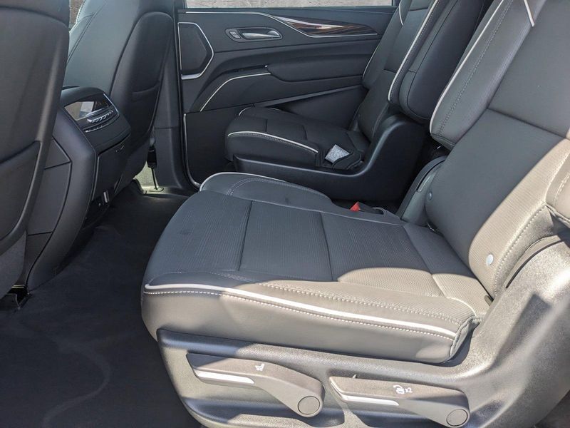 Am General Hummer • 2024 • 8 km 10