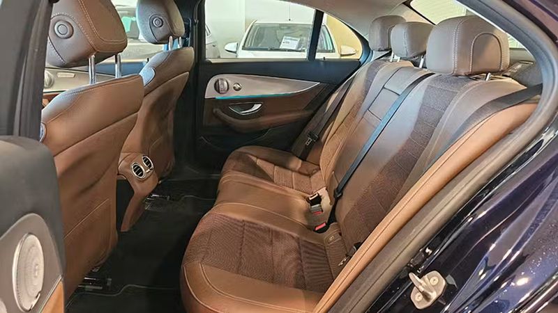 Mercedes-Benz E-Class • 2017 • 46,800 km 10