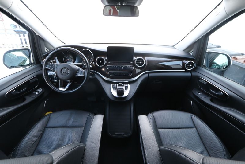 Mercedes-Benz 210 Van • 2015 • 132,000 km 13