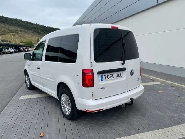 Volkswagen Caddy • 2015 • 65,738 km 4