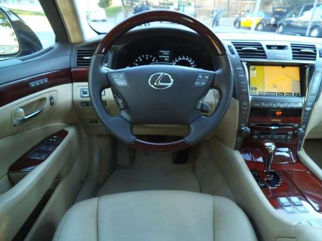 Lexus LS • 2009 • 184,000 km 2