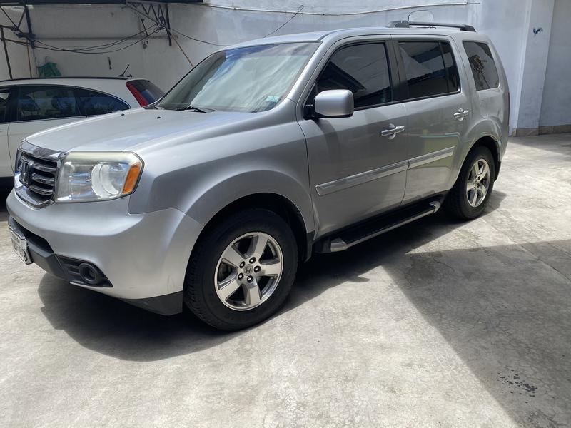 Honda Pilot • 2012 • 120,000 km 1