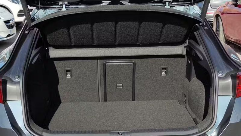 Seat Leon • 2025 • 7,400 km 23