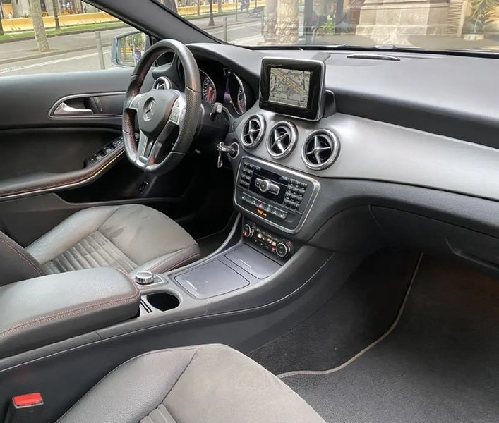 Mercedes-Benz GLA-Class • 2016 • 59,000 km 12