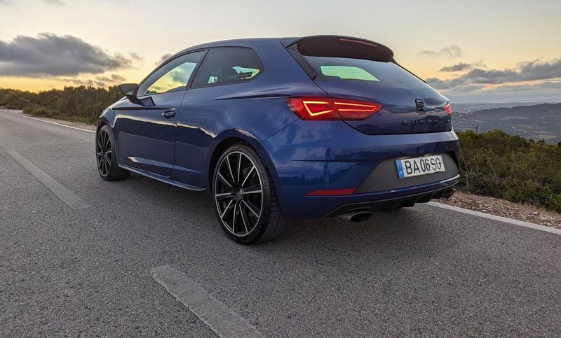 Seat Leon • 2018 • 70,000 km 2
