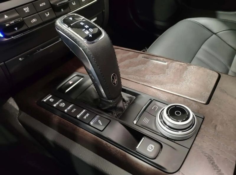 Maserati Ghibli • 2019 • 38,500 km 3