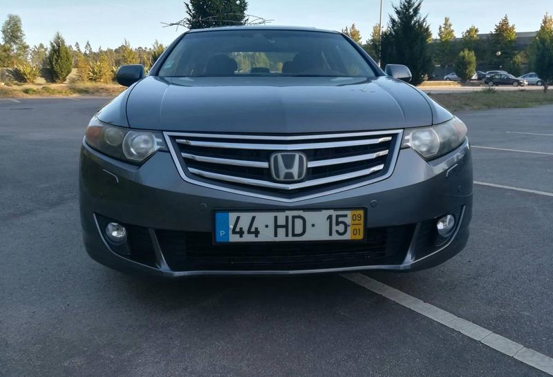Honda Accord • 2009 • 200,000 km 1