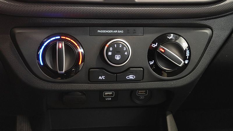 Hyundai i10 • 2023 • 25,432 km 18