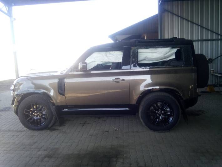 Land Rover Defender • 2021 • 75,225 km 2