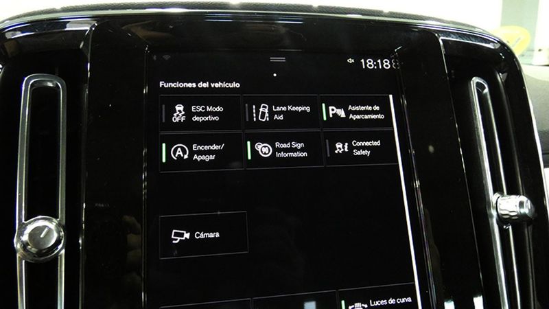 Volvo XC40 • 2022 • 24,512 km 13