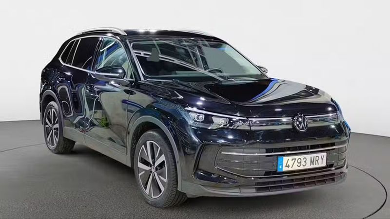 Volkswagen Tiguan • 2024 • 3,052 km 2