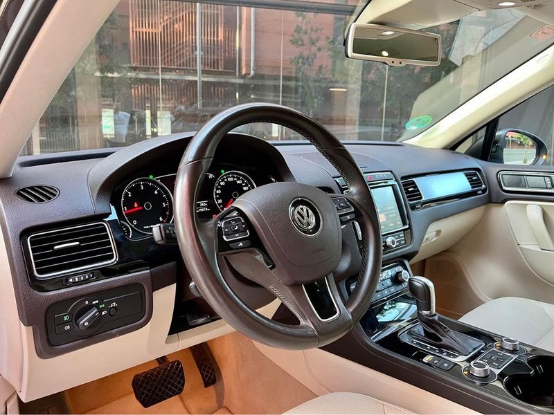 Volkswagen Touareg • 2016 • 107,588 km 4