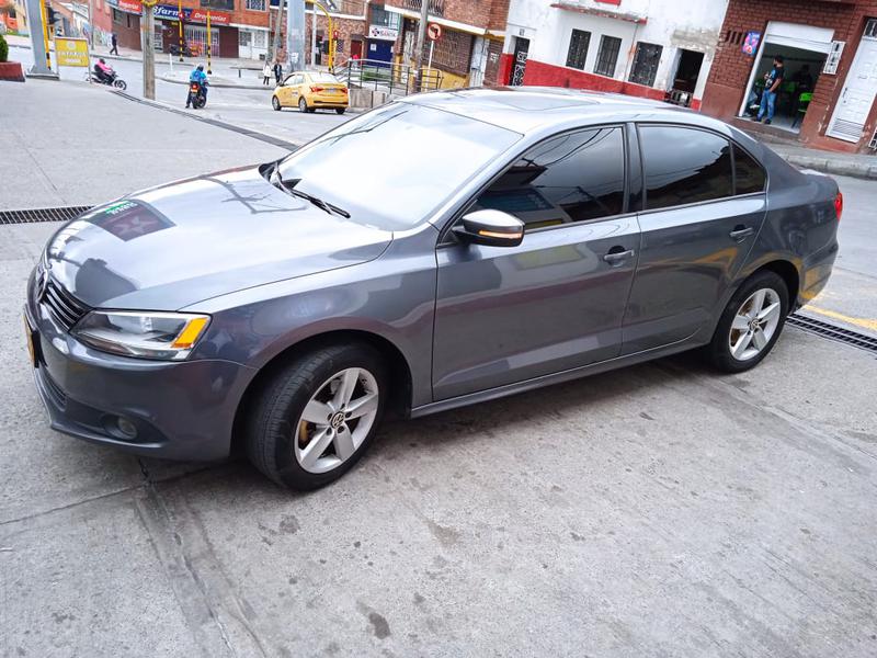 Volkswagen Jetta • 2012 • 1 km 3