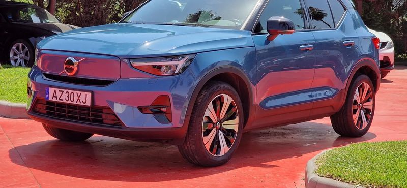 Volvo XC40 • 2023 • 39,700 km 3