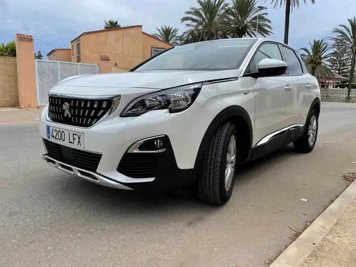 Peugeot 3008 • 2020 • 58,000 km 2