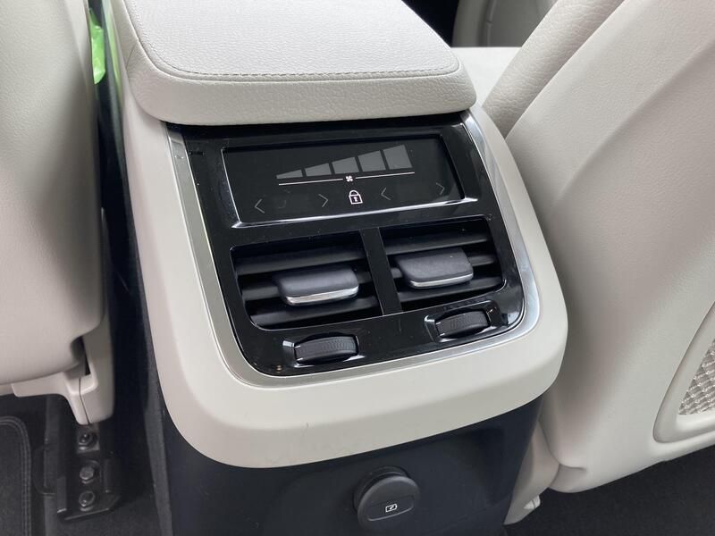 Volvo XC90 • 2022 • 82,563 km 17