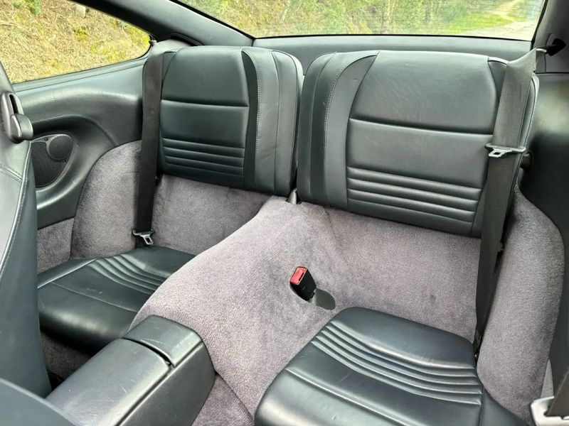 Porsche 911 • 1998 • 240,000 km 5