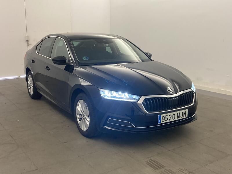 Škoda Octavia • 2023 • 78,186 km 7