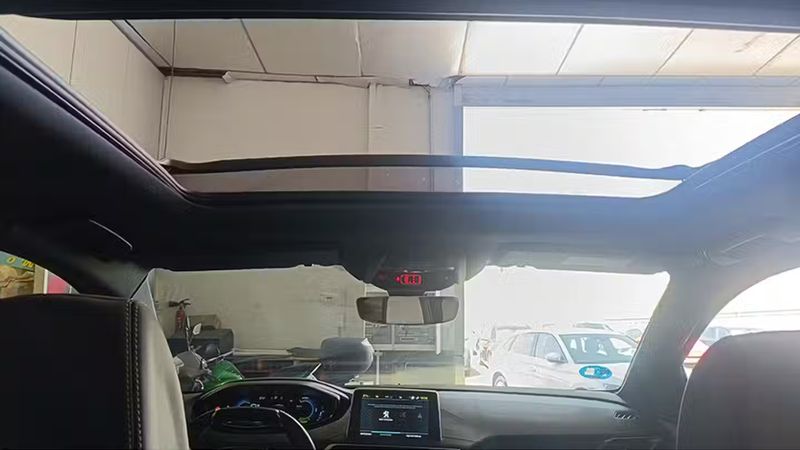 Peugeot 3008 • 2020 • 31,126 km 11