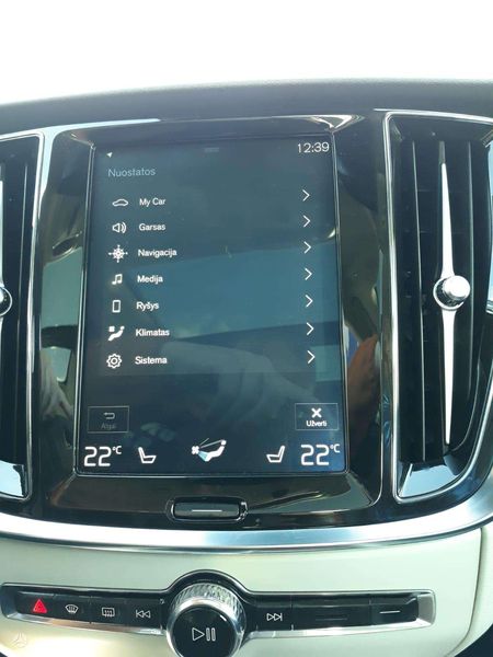 Volvo S60 • 2019 • 88,000 km 10