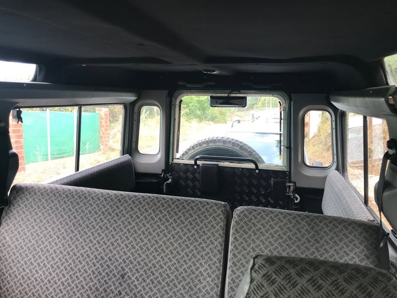 Land Rover Defender • 2001 • 124,000 km 11