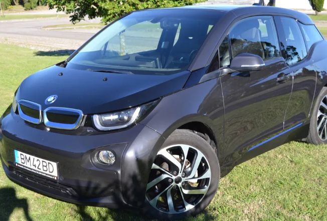BMW i3 • 2014 • 123,700 km 1