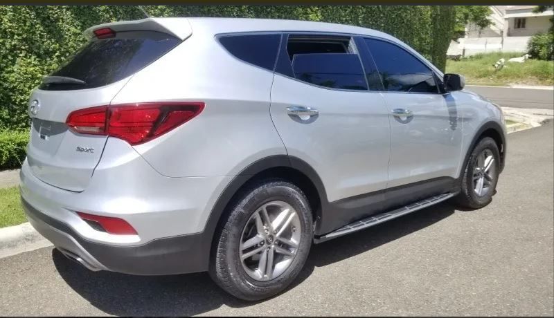 Hyundai Santa Fe • 2018 • 98,000 km 7