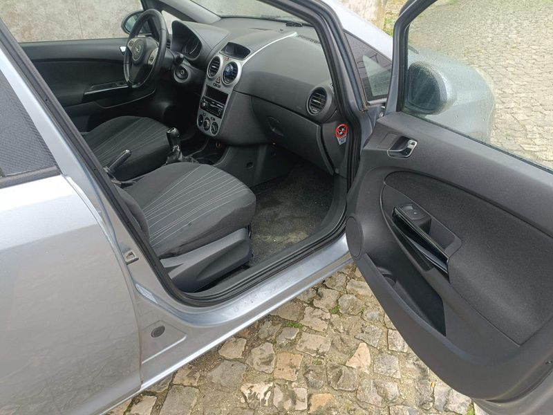 Opel Corsa • 2008 • 175,000 km 4
