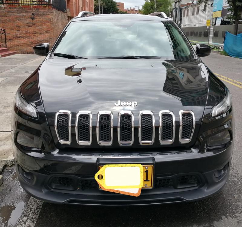 Jeep Cherokee • 2015 • 62,995 km 4
