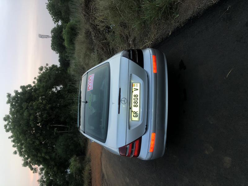 Mercedes-Benz E-320 • 2002 • 98,000 km 7