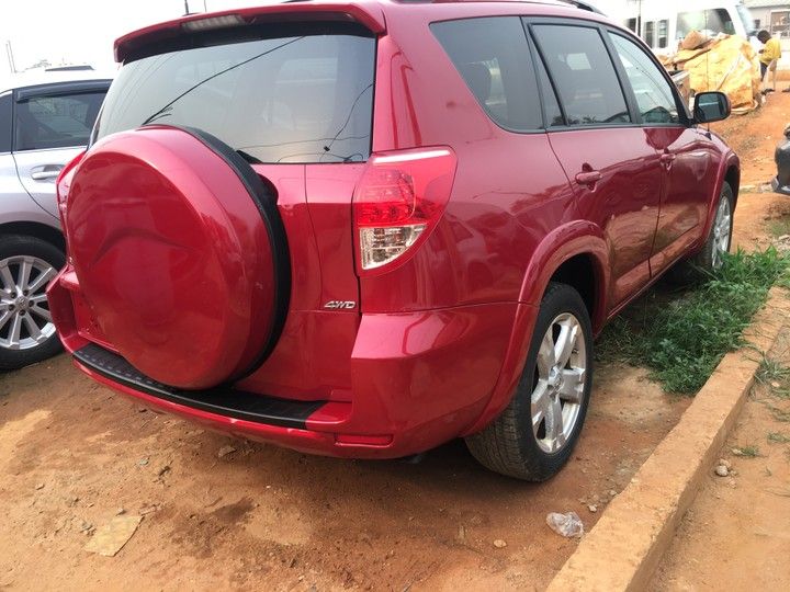 Toyota RAV4 • 2013 • 24 km 3