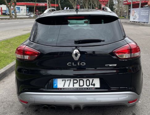 Renault Clio • 2014 • 93,500 km 3