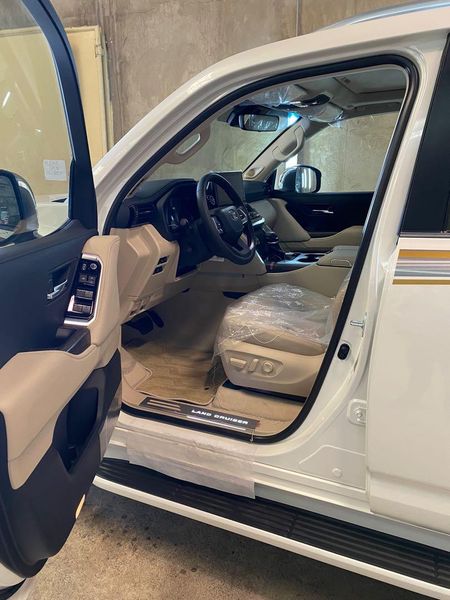 Toyota Land Cruiser • 2021 • 2 km 2